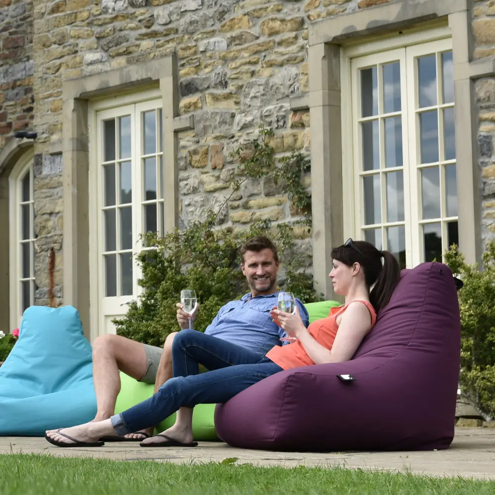 extreme-lounging-bbag-outdoor-mood1_t13x-0m.webp