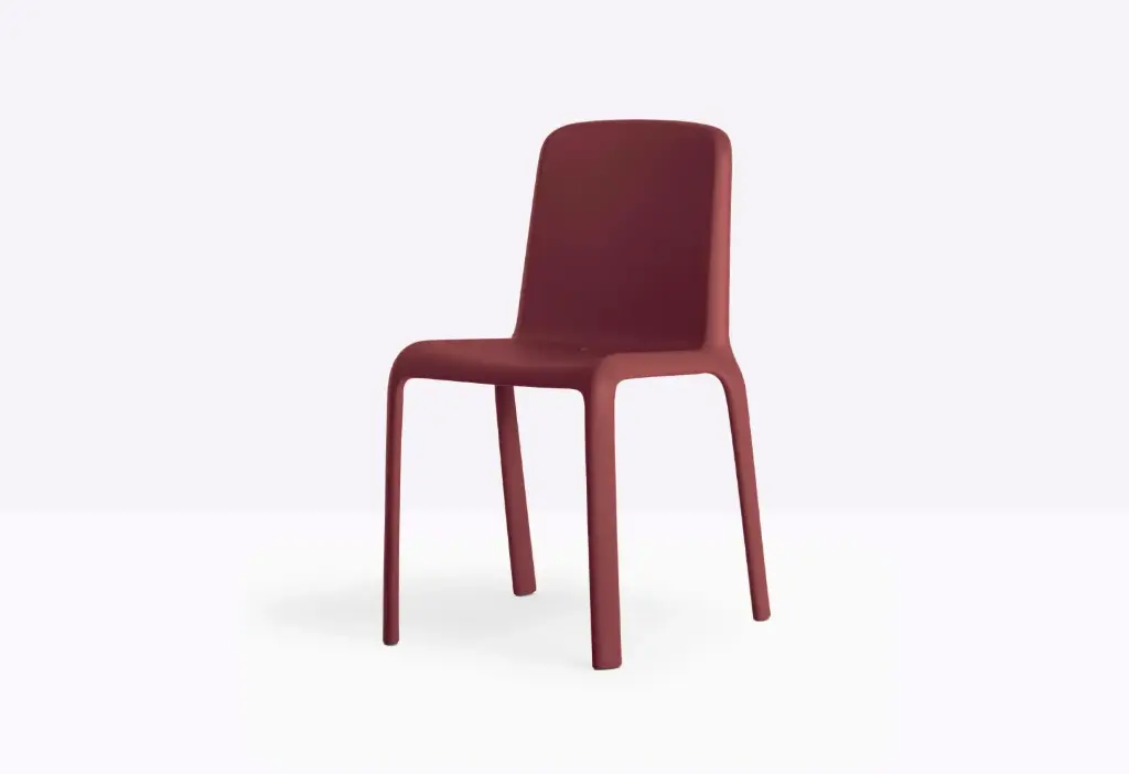 CHAISE SNOW
