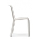 CHAISE SNOW